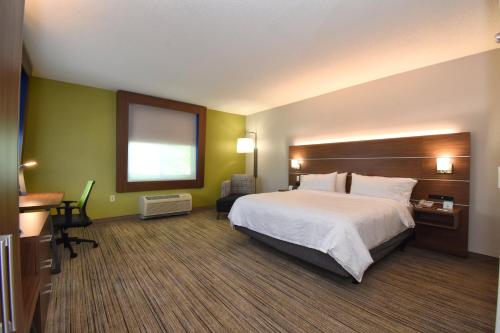 Holiday Inn Express in Southern Pines (NC) Holiday Inn Express in Southern Pines (NC)