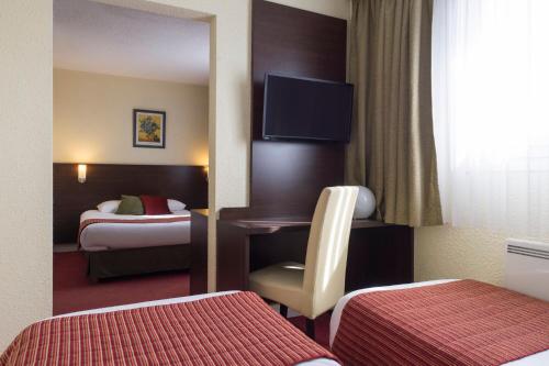 The Originals City, H¿tel Paris Sud, Orly-Draveil (Inter-Hotel) in Draveil The Originals City, H¿tel Paris Sud, Orly-Draveil (Inter-Hotel) in Draveil