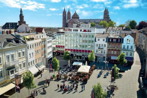 A szálláshely kívülről, Dom-Hotel in Worms városközpont A szálláshely kívülről, Dom-Hotel in Worms városközpont