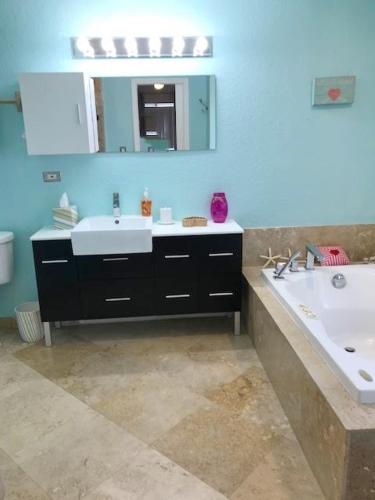 在meiguo.com看到的Playa Aqualina Guesthouse的介绍图片