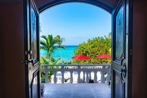 Pintu masuk, Viking Hill Oceanfront Hostel & Resort in Nassau Pintu masuk, Viking Hill Oceanfront Hostel & Resort in Nassau