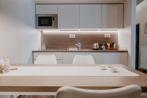 Kenyelmes apartman a belvaros szelen in Nadorvaros Kenyelmes apartman a belvaros szelen in Nadorvaros