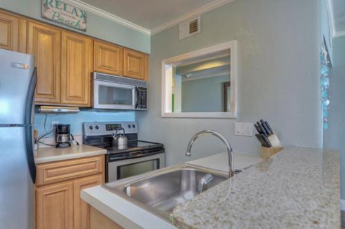 Casa de Playa - Waterfront with Amazing Sunset, Pool and WIFI in Pelican Island Casa de Playa - Waterfront with Amazing Sunset, Pool and WIFI in Pelican Island