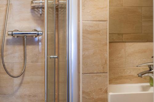 Bathroom, TH Serviced Apartment London in Greater London North West Bathroom, TH Serviced Apartment London in Greater London North West