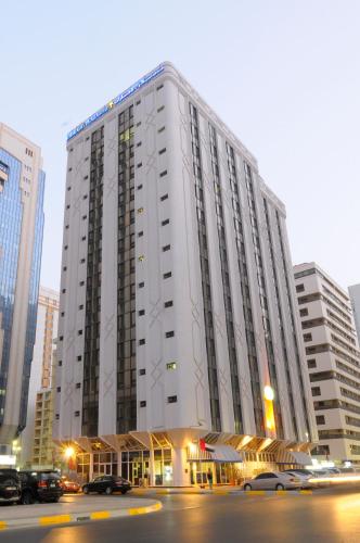 כניסה, Emirates Plaza Hotel in אבו דאבי כניסה, Emirates Plaza Hotel in אבו דאבי