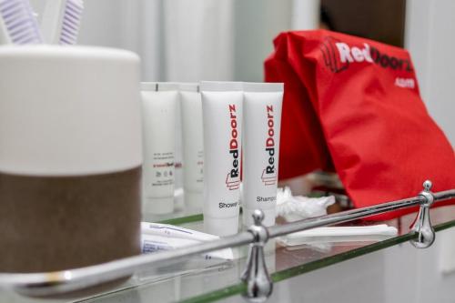 Bany, RedDoorz @ Hotel Yaki Mamuju in Mamuju Bany, RedDoorz @ Hotel Yaki Mamuju in Mamuju