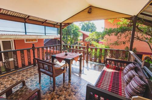 balkon/terras, Joy's House & Tour in San Phe Suea balkon/terras, Joy's House & Tour in San Phe Suea