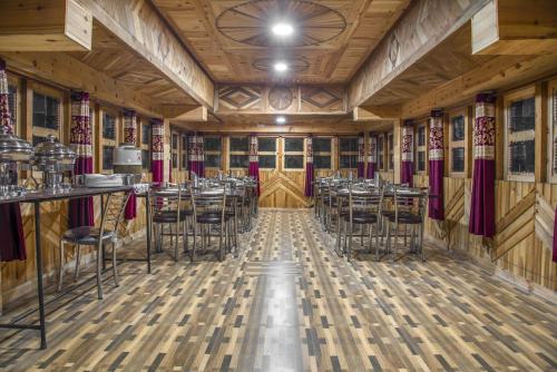 Étterem, Kinnor Retreat in Sangla Étterem, Kinnor Retreat in Sangla