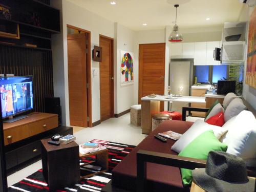 This photo about Top Floor, One-Bedroom Apartment shared on HyHotel.com