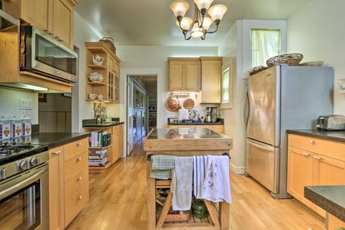 San Francisco Condo - Walk to Golden Gate Park! in Richmond District San Francisco Condo - Walk to Golden Gate Park! in Richmond District