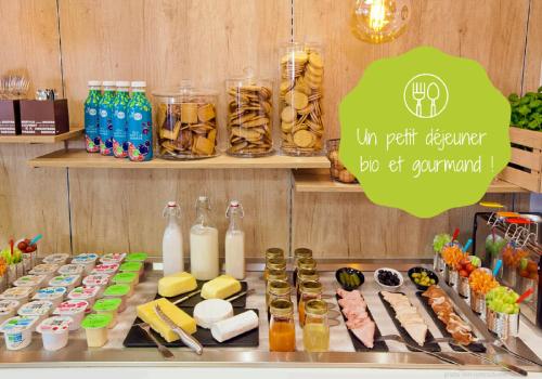 Food and beverages, Residhome Paris-Guyancourt in Guyancourt Food and beverages, Residhome Paris-Guyancourt in Guyancourt