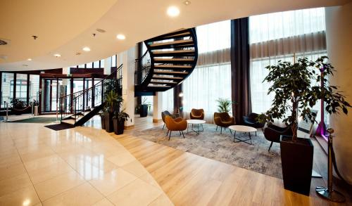 Зовнішній вигляд готелю, Holiday Inn Lodz in Лодзь Зовнішній вигляд готелю, Holiday Inn Lodz in Лодзь
