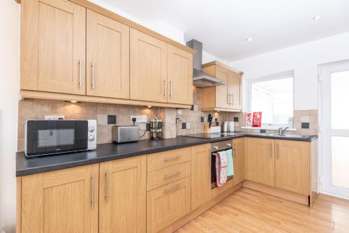 keuken, Contractor Stay - Parking - En-suites - TVs in Morriston keuken, Contractor Stay - Parking - En-suites - TVs in Morriston