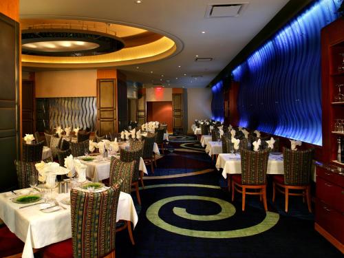 Restaurant, Seneca Niagara Resort & Casino in Niagara Falls (NY) Restaurant, Seneca Niagara Resort & Casino in Niagara Falls (NY)