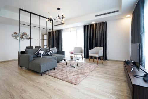 The First Stay Hotel in Van Giang The First Stay Hotel in Van Giang
