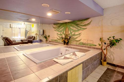 Economy Inn & Suites in Denton Economy Inn & Suites in Denton