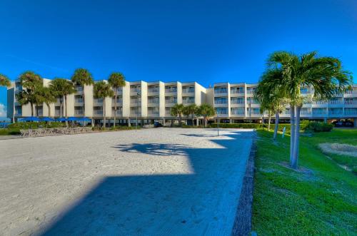 Exterior view, 441-Waterfront, Amazing Views, WIFI, Pool and close to BUCS Stadium in Pelican Island Exterior view, 441-Waterfront, Amazing Views, WIFI, Pool and close to BUCS Stadium in Pelican Island