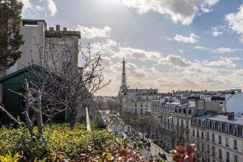 Veeve - Rooftop Views of the Arc de Triomphe - image 8