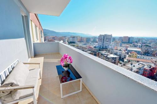 Varanda/terraço, Jolly Hotel in Lezhe Varanda/terraço, Jolly Hotel in Lezhe