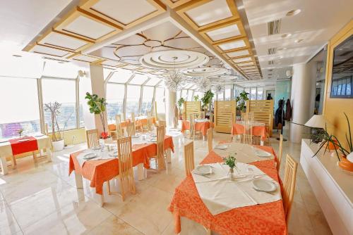Restaurante, Jolly Hotel in Lezhe Restaurante, Jolly Hotel in Lezhe