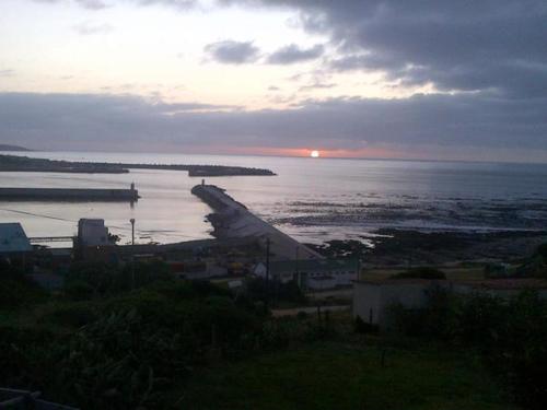 Exterior view, Gansbaai Lodge & Backpackers in Gansbaai Exterior view, Gansbaai Lodge & Backpackers in Gansbaai