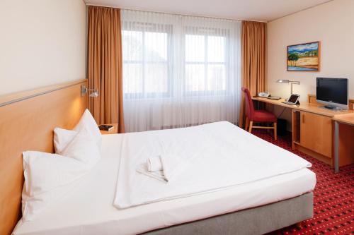 Airporthotel Berlin-Adlershof in Treptow Airporthotel Berlin-Adlershof in Treptow