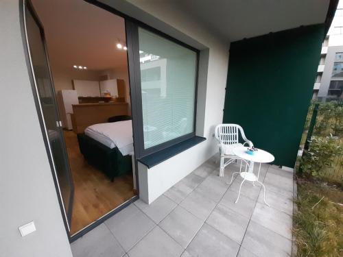 One-Bedroom Apartment image 9