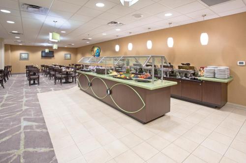 Ресторан, Holiday Inn Little Rock-Airport-Conference Center By IHG in Літл-Рок (Арканзас) Ресторан, Holiday Inn Little Rock-Airport-Conference Center By IHG in Літл-Рок (Арканзас)