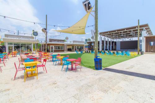 在meiguo.com看到的Village of South Walton的介绍图片