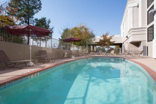 Басейн, Holiday Inn Little Rock-Airport-Conference Center By IHG in Літл-Рок (Арканзас) Басейн, Holiday Inn Little Rock-Airport-Conference Center By IHG in Літл-Рок (Арканзас)