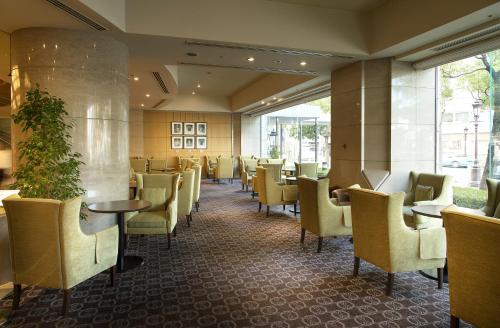 Bar/lounge, ANA Crowne Plaza Hotel Grand Court Nagoya in Kanayama Bar/lounge, ANA Crowne Plaza Hotel Grand Court Nagoya in Kanayama