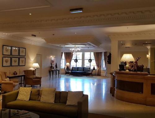 Фойє, Sprowston Manor Hotel & Country Club in Норвіч Фойє, Sprowston Manor Hotel & Country Club in Норвіч