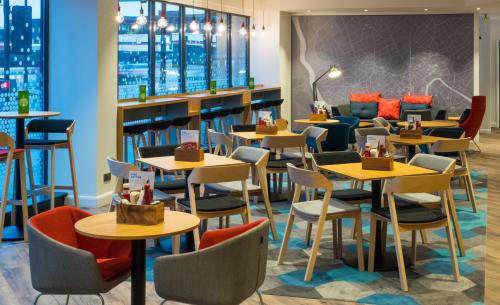 Restaurant, Holiday Inn Express Bristol City Centre in Bristol Restaurant, Holiday Inn Express Bristol City Centre in Bristol