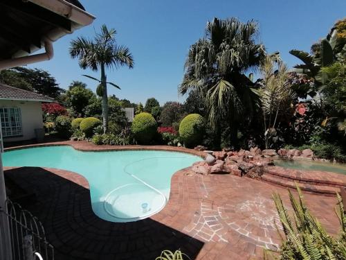 Swimming pool, Queenz Bed & Breakfast in Everton Swimming pool, Queenz Bed & Breakfast in Everton