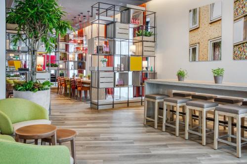 Bar/lounge, IntercityHotel Hannover Hauptbahnhof-Ost in Hannover Bar/lounge, IntercityHotel Hannover Hauptbahnhof-Ost in Hannover