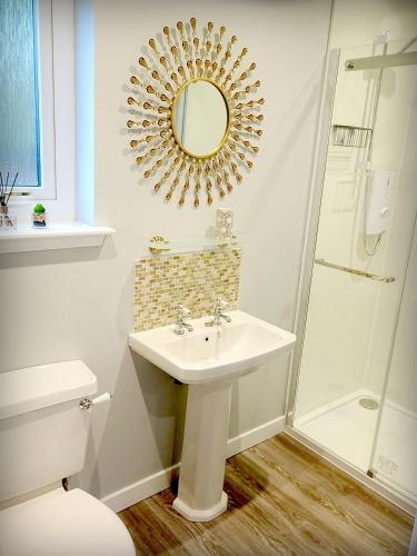 Bathroom, The Auld Reekie in Invergordon Bathroom, The Auld Reekie in Invergordon