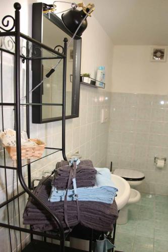Bathroom, Casa NonnaFarfalla - Casa vacanze in Cesano Maderno Bathroom, Casa NonnaFarfalla - Casa vacanze in Cesano Maderno