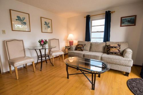 Guestroom, Windsong Guest Apartments in Hamilton Guestroom, Windsong Guest Apartments in Hamilton