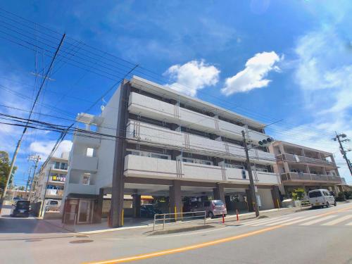 Exterior view, Luana Lea Karate Kaikan Mae in Tomigusuku Exterior view, Luana Lea Karate Kaikan Mae in Tomigusuku