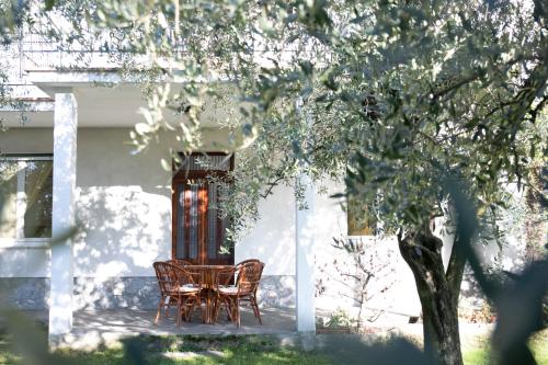 Entrance, IseoLakeRental - Casa La Rondine in Predore Entrance, IseoLakeRental - Casa La Rondine in Predore