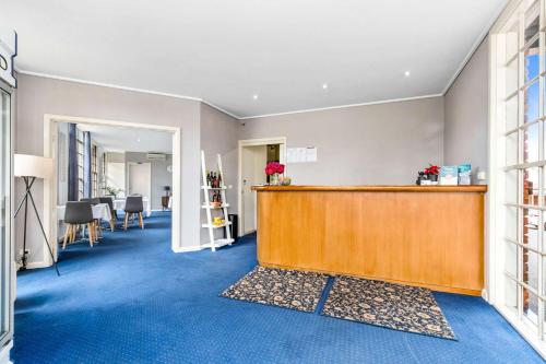 Lobby, Greensborough Motel in Macleod Lobby, Greensborough Motel in Macleod