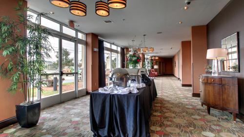 Ruang pertemuan/ballroom, Holiday Inn Meridian East I 59 / I 20 By IHG in Meridian (MS) Ruang pertemuan/ballroom, Holiday Inn Meridian East I 59 / I 20 By IHG in Meridian (MS)