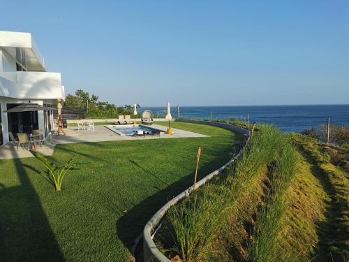 Garden, Ocean Breeze Cove - Luxury Retreat in Pedasi Garden, Ocean Breeze Cove - Luxury Retreat in Pedasi