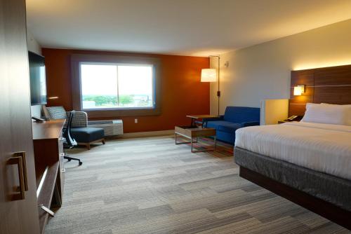 Holiday Inn Express & Suites Omaha - Millard Area By IHG in Millard Holiday Inn Express & Suites Omaha - Millard Area By IHG in Millard