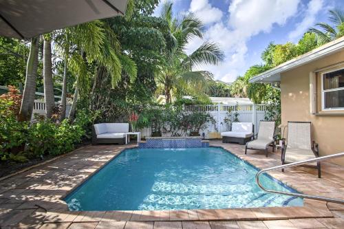 Modern Chic Home with Outdoor Oasis, 4 Mi to Beach! Fort Lauderdale