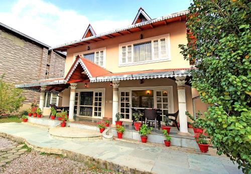 Entrance, Hotel Neelesh Inn - A Luxury Lake View Hotel 20 KM From Nainital in Nainital Entrance, Hotel Neelesh Inn - A Luxury Lake View Hotel 20 KM From Nainital in Nainital