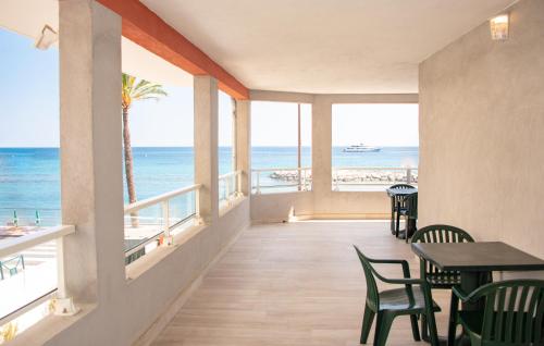 Balcony/terrace, Hotel et Appartements Reine D'Azur in Menton Balcony/terrace, Hotel et Appartements Reine D'Azur in Menton