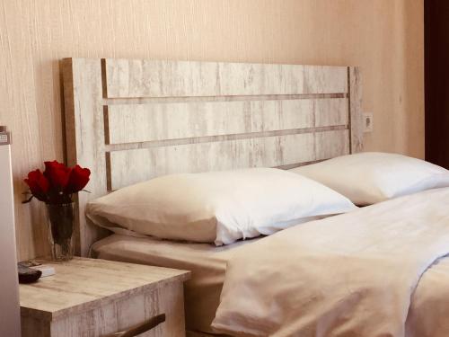 客室内ベッド, Hotel Tourist in トビリシ 客室内ベッド, Hotel Tourist in トビリシ