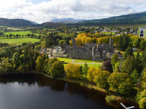 A szálláshely kívülről, Glenmorangie Highland Club Scotland in Fort Augustus Városközpont A szálláshely kívülről, Glenmorangie Highland Club Scotland in Fort Augustus Városközpont
