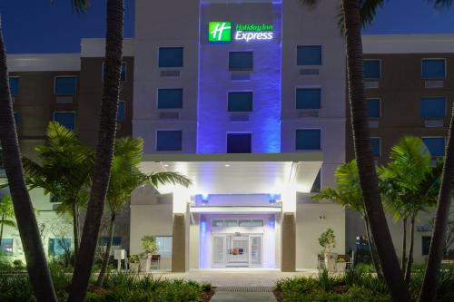 A szálláshely kívülről, Holiday Inn Express Hotel and Suites Fort Lauderdale Airport Cruise Port By IHG in Fort Lauderdale városközpont A szálláshely kívülről, Holiday Inn Express Hotel and Suites Fort Lauderdale Airport Cruise Port By IHG in Fort Lauderdale városközpont
